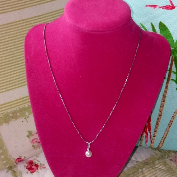🆕 .925 Silver Pearl Necklace - Picture 2 of 4
